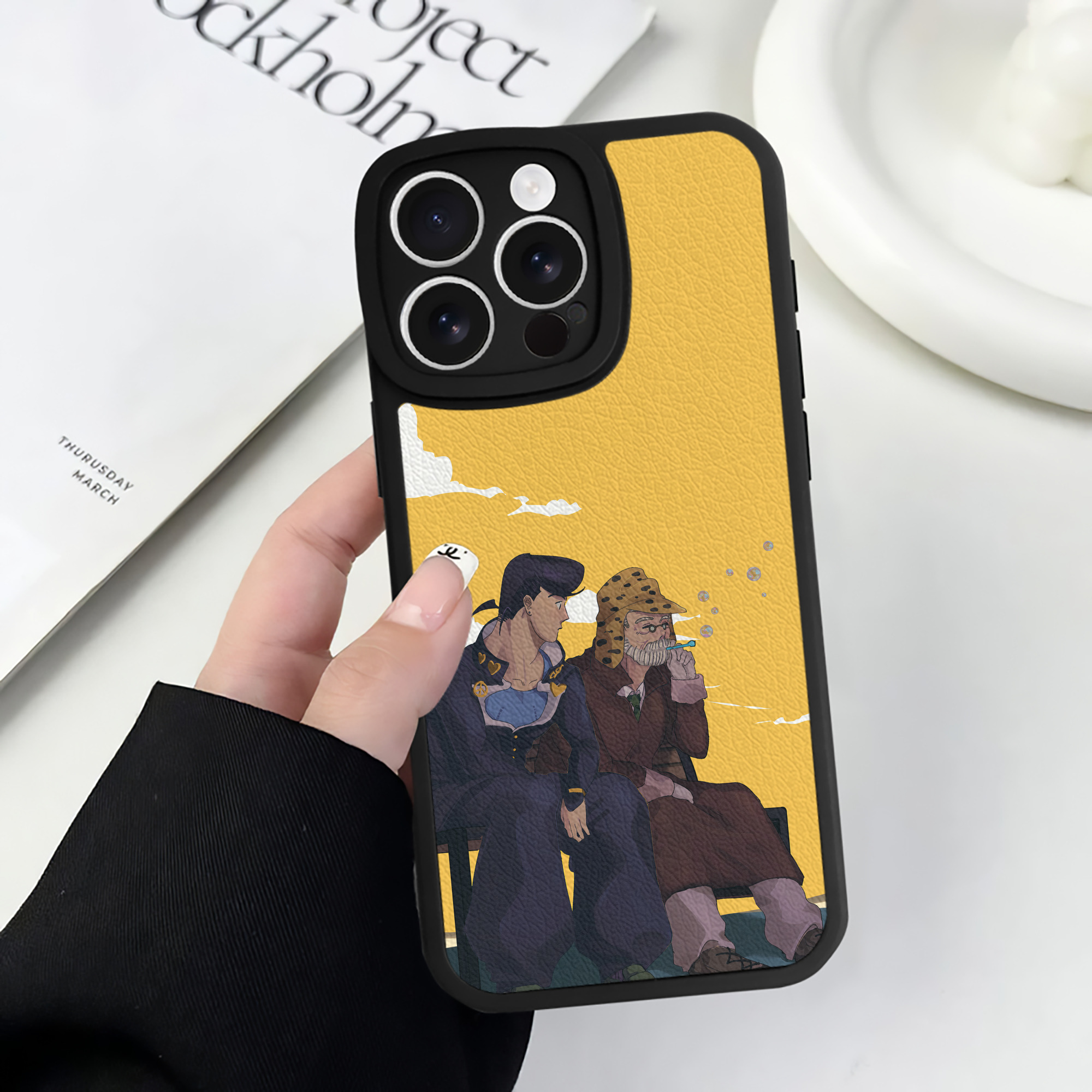 （画像用） ジョジョの奇妙な冒険 JoJo's Bizarre Adventure 【iPhone 16シリーズ対応】シリコンスマホケース（レザー調） 材質：シリコン